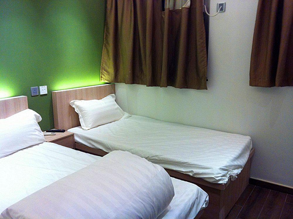 Move Wisma tamu *
